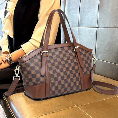 Women's Genuine Leather Handbag – Modern Vintage Style, Wristlet & Durable Metal Hardware