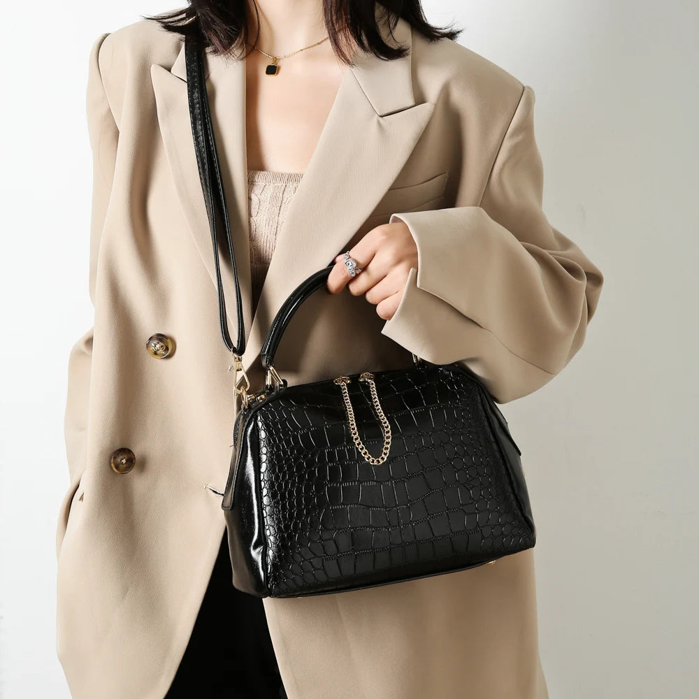 Vintage Crocodile Pattern Large Capacity Crossbody Handbag by LANYIBAIGE