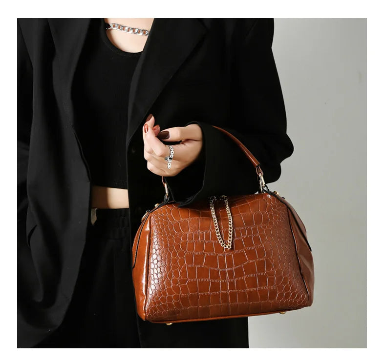 Vintage Crocodile Pattern Large Capacity Crossbody Handbag by LANYIBAIGE